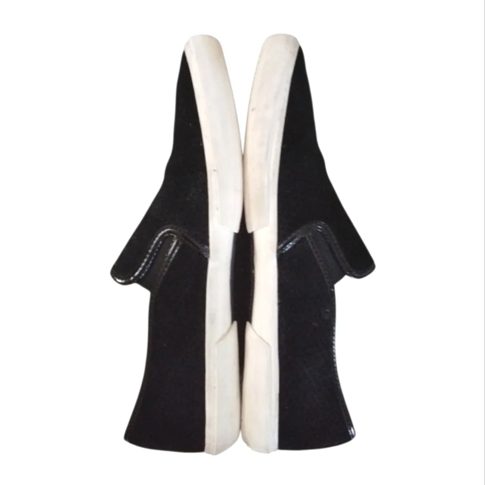 Michael Kors Black and White Sneakers Sleek Design 8.5 M